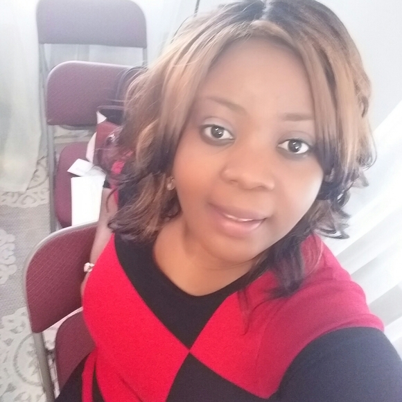 Meet your Posher, Ruth - Picture 3 of 3